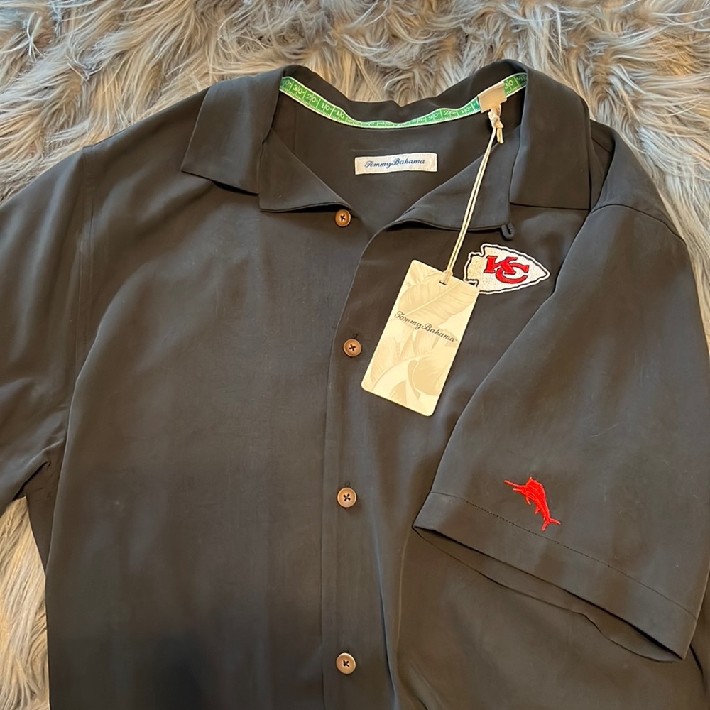 Tommy Bahama Top of Your Game Camp shirt. Hand stitched Chiefs stadium. Medium